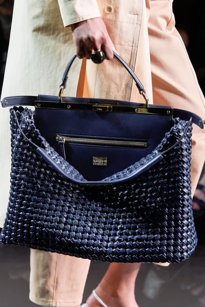 Look 77